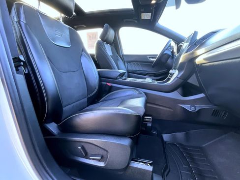 Used 2022 Ford Edge ST w/ Equipment Group 401A image 17