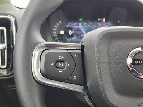 Used 2026 Volvo XC40 B5 Ultra w/ Protection Package Premier image 9