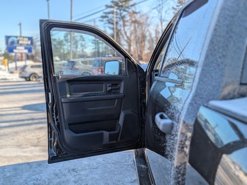 Used 2017 RAM 1500 Express w/ Black Ram 1500 Express Group image 26