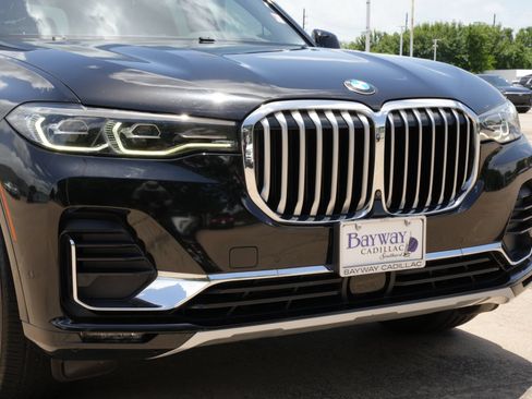 Used 2022 BMW X7 xDrive40i w/ Executive Package AWD/4WD image 25