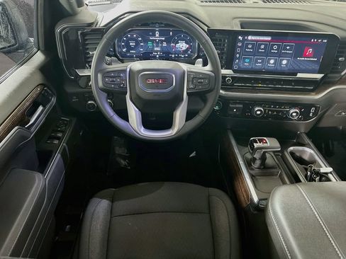 Used 2025 GMC Sierra 1500 Elevation w/ Preferred Package AWD/4WD image 18