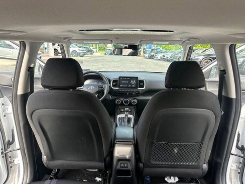 Used 2025 Hyundai Venue SEL FWD image 27