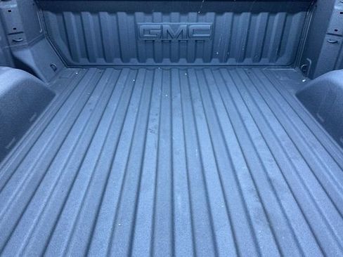 Used 2025 GMC Sierra 1500 AT4X image 17