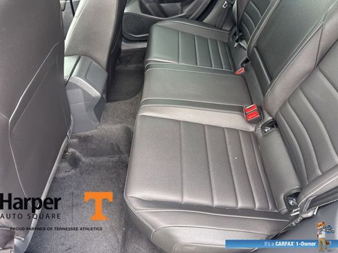 Used 2024 Volkswagen Jetta SE w/ Panoramic Sunroof Package image 10