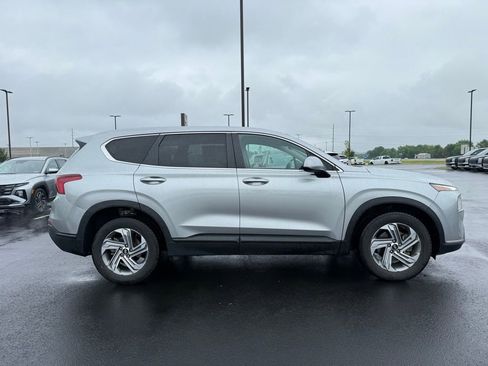 Used 2021 Hyundai Santa Fe SE FWD image 4