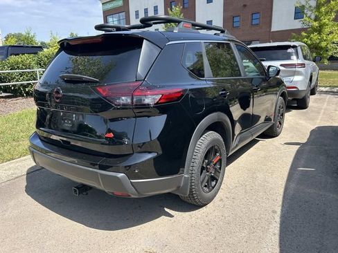 Used 2025 Nissan Rogue SV AWD/4WD image 5