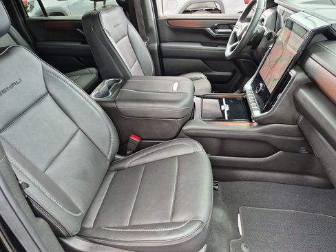 Certified 2025 GMC Yukon XL Denali AWD/4WD image 22