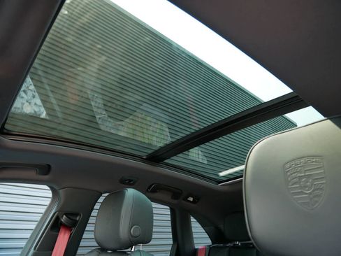 New 2025 Porsche Macan S image 19