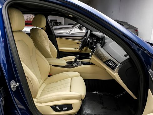 Used 2023 BMW 540i xDrive w/ M Sport Package AWD/4WD image 31