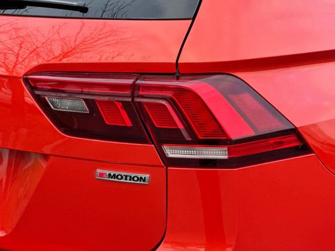 Used 2019 Volkswagen Tiguan SE image 27