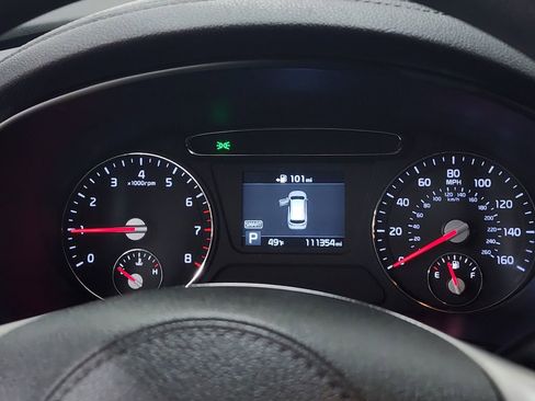 Used 2019 Kia Sorento LX image 14