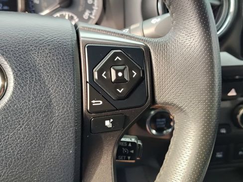 Used 2017 Toyota Tacoma TRD Sport w/ Premium & Technology Package AWD/4WD image 27