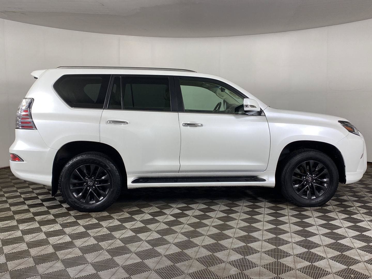 Used 2020 Lexus GX 460 Premium w/ Premium Package AWD/4WD image 4