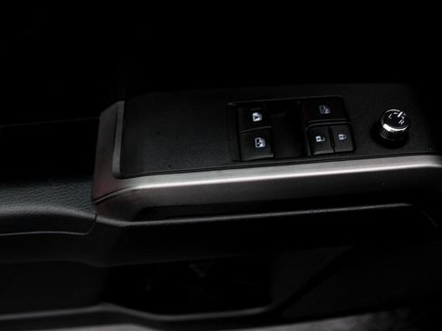 Used 2016 Toyota Tacoma SR5 image 10