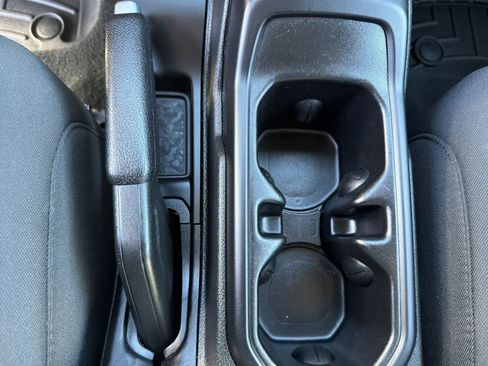 Used 2022 Jeep Wrangler Unlimited Sport image 9