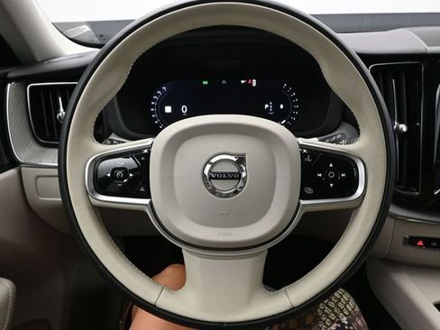 Used 2023 Volvo XC60 B5 Plus AWD/4WD image 25