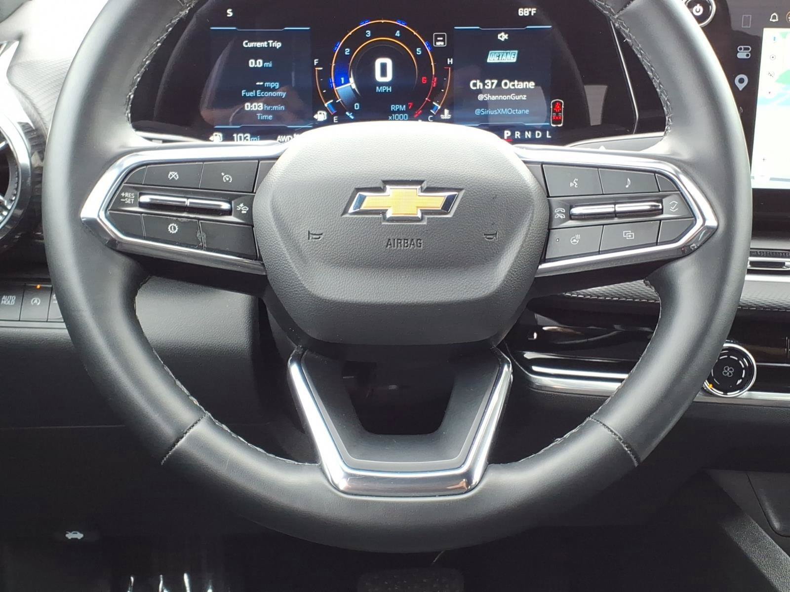 Used 2025 Chevrolet Equinox LT AWD/4WD image 14