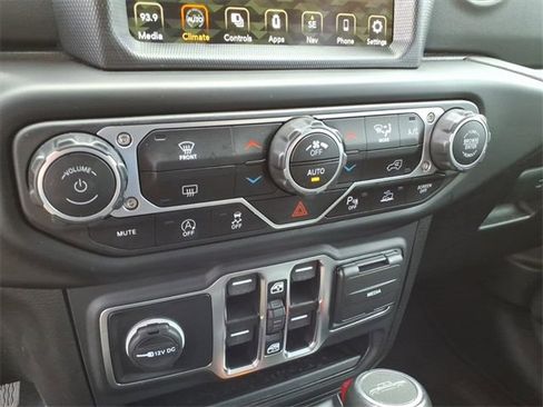 Used 2023 Jeep Gladiator Overland image 21