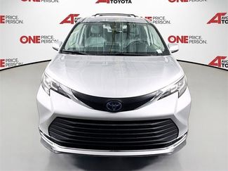 Certified 2021 Toyota Sienna XLE video 2