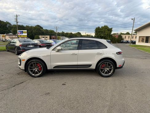 Used 2022 Porsche Macan S AWD/4WD image 3