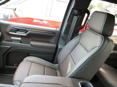 Used 2024 GMC Sierra 1500 Denali AWD/4WD image 31