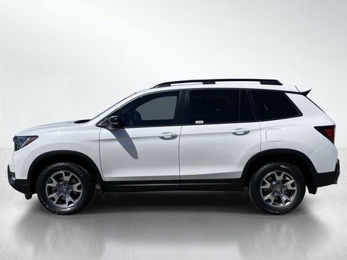 Used 2023 Honda Passport TrailSport image 2