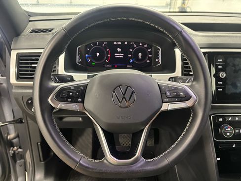 Used 2023 Volkswagen Atlas SE w/ Technology Package w/ Black Wheel Package image 38