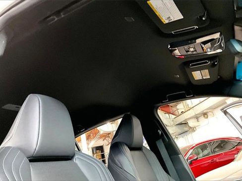 Used 2023 Toyota Venza Limited image 26