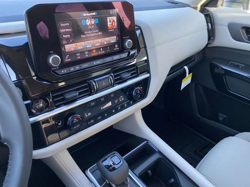 New 2025 Nissan Pathfinder SV image 19