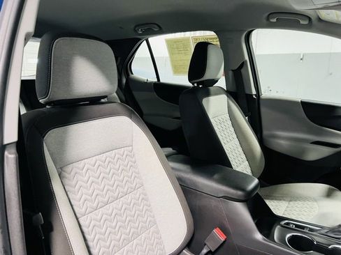 Used 2022 Chevrolet Equinox LS image 32