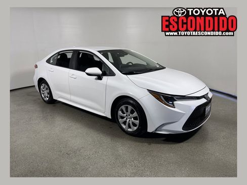 Used 2021 Toyota Corolla LE image 1