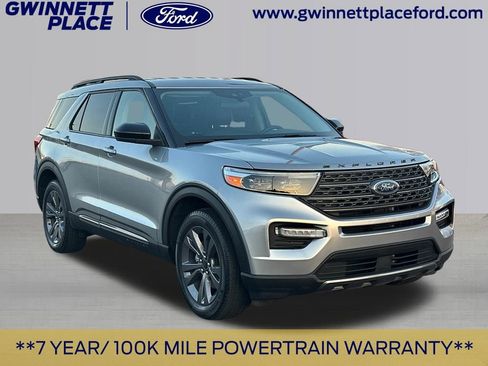 Certified 2022 Ford Explorer XLT w/ Equipment Group 202A image 3