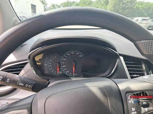 Used 2018 Chevrolet Trax LS AWD/4WD image 41