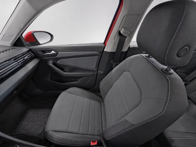 Used 2025 Volkswagen Jetta SE FWD image 15