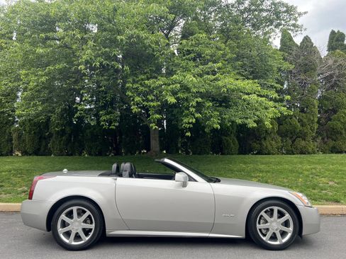 Used 2004 Cadillac XLR RWD image 61