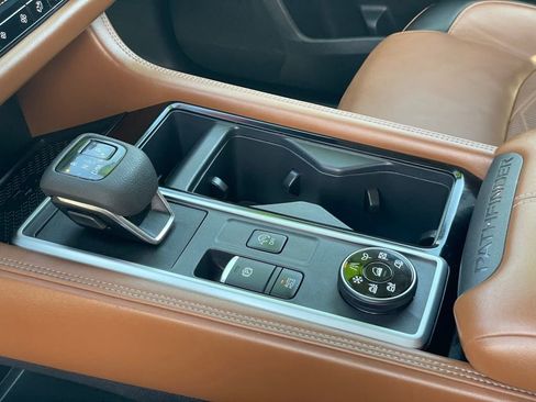 Certified 2022 Nissan Pathfinder Platinum w/ Cargo Package image 23