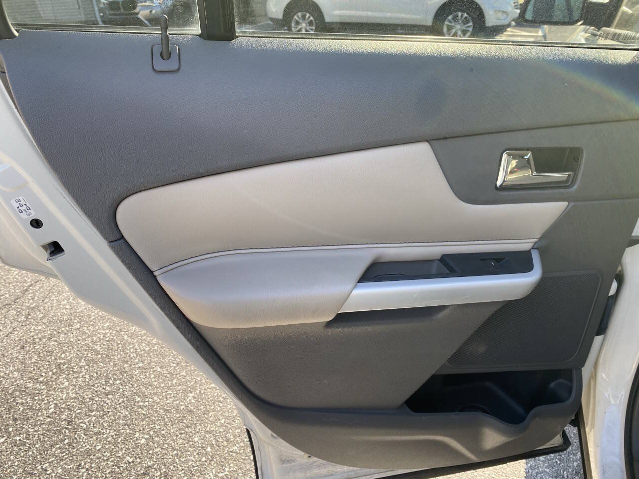 Used 2013 Ford Edge SE FWD image 13