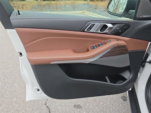 New 2026 BMW X5 xDrive40i w/ Premium Package image 19