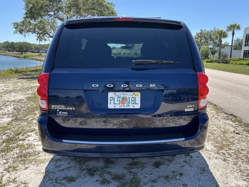 Used 2017 Dodge Grand Caravan SXT FWD image 7