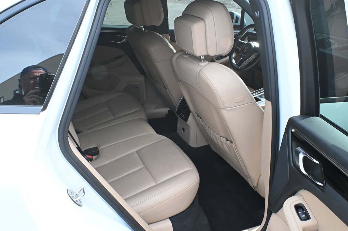 Used 2020 Porsche Macan AWD/4WD image 10