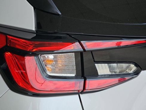 Used 2024 Subaru Crosstrek 2.5i Sport w/ Crosstrek Mirror Package AWD/4WD image 39