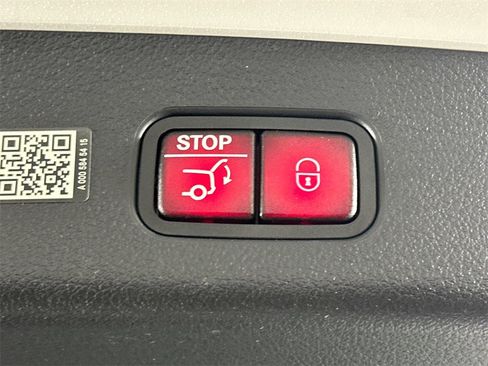 Certified 2025 Mercedes-Benz GLC 300 4MATIC image 21