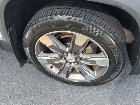 Used 2019 GMC Acadia SLT FWD image 42