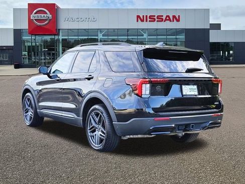 Used 2025 Ford Explorer ST-Line w/ ST-Line Street Pack AWD/4WD image 6