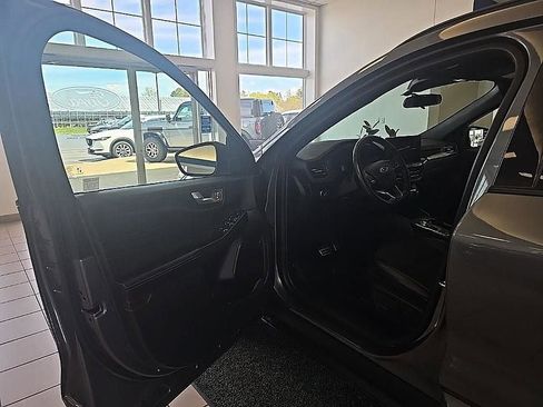 Used 2023 Ford Escape ST-Line w/ Tech Pack #1 AWD/4WD image 11