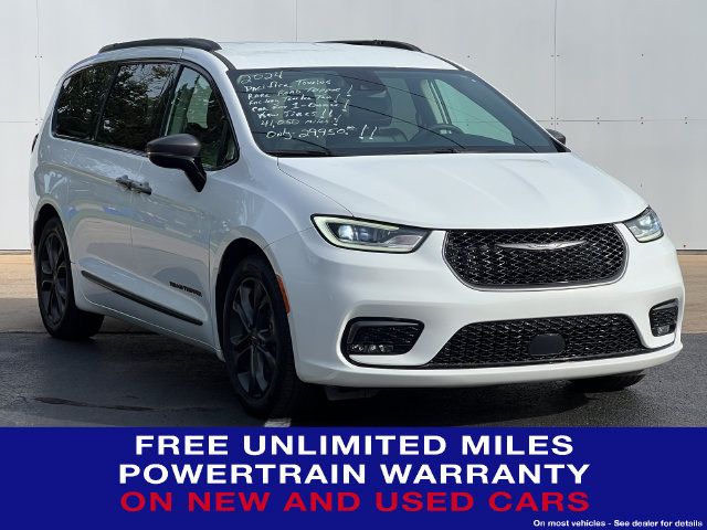 Used 2024 Chrysler Pacifica Touring-L w/ Road Tripper Package FWD image 1