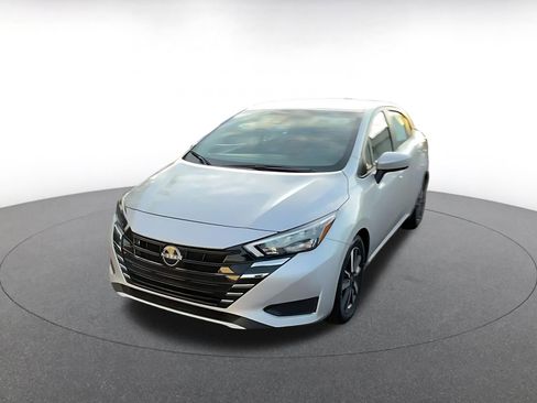 Used 2025 Nissan Versa SV FWD image 7
