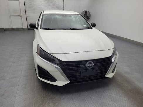 Used 2024 Nissan Altima 2.5 SV image 14