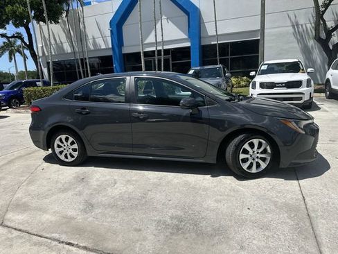 Used 2024 Toyota Corolla LE FWD image 37