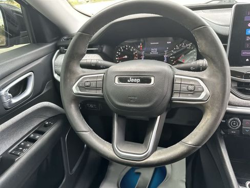 Certified 2022 Jeep Compass Latitude FWD image 23